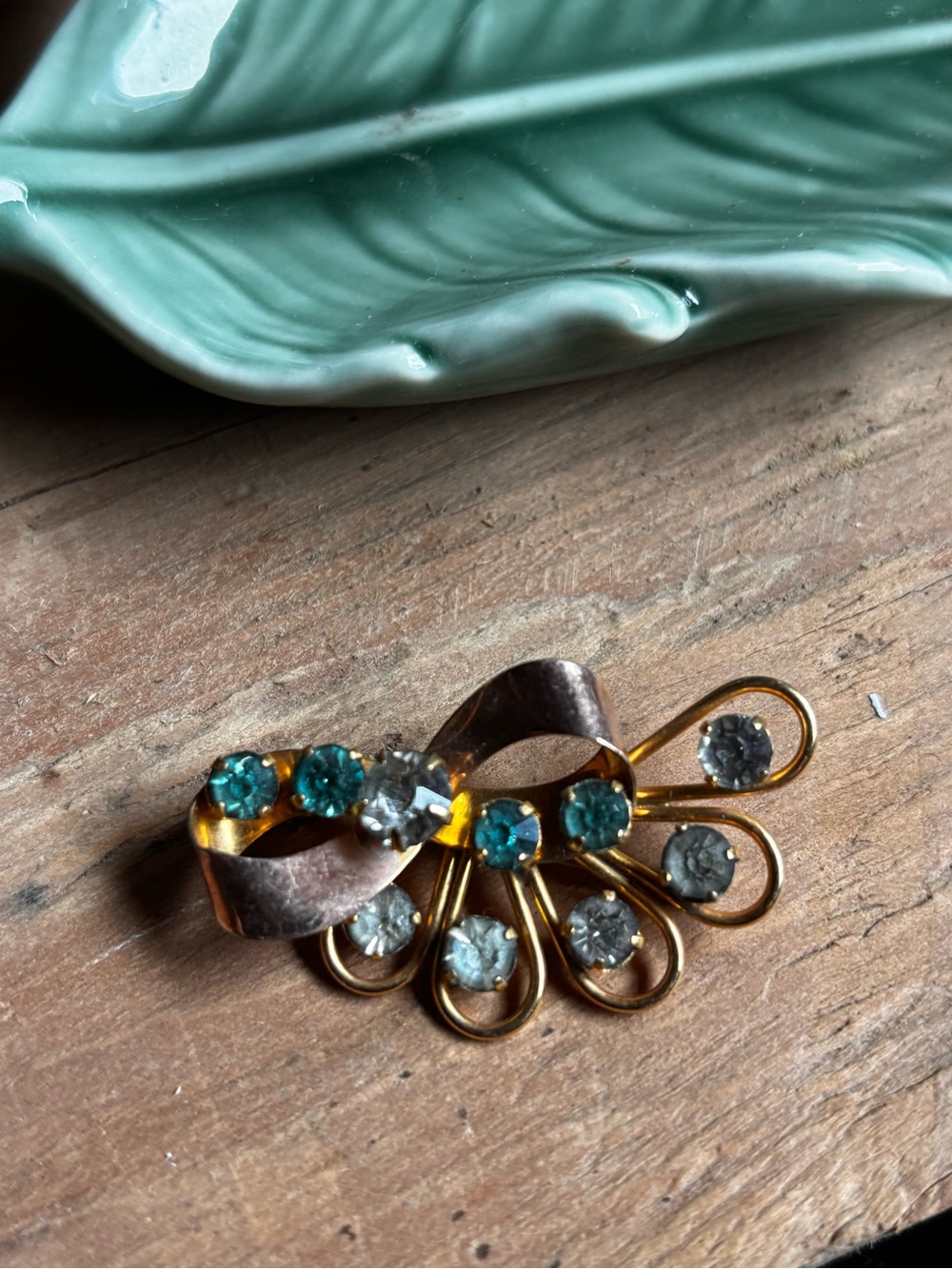 Vintage Teal and Clear Crystal Ribbon Brooch  -Stamped Star Art 1/20 12k G.F.